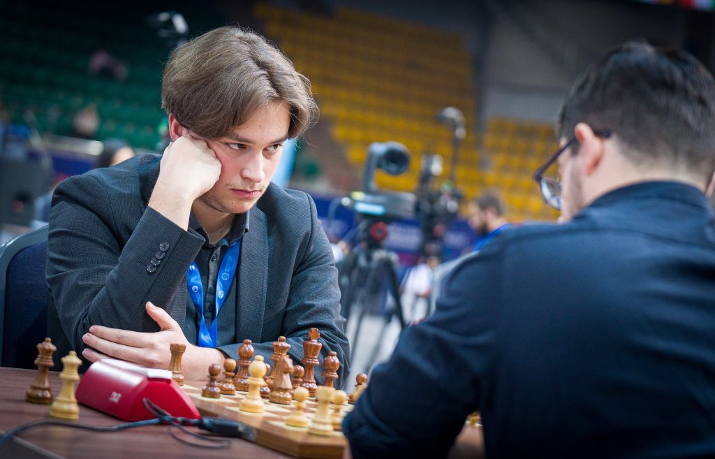 Magnus Carlsen and Zhongyi Tan, winners of the 2022 rapid world cup - El  Llobregat Open Chess Tournament